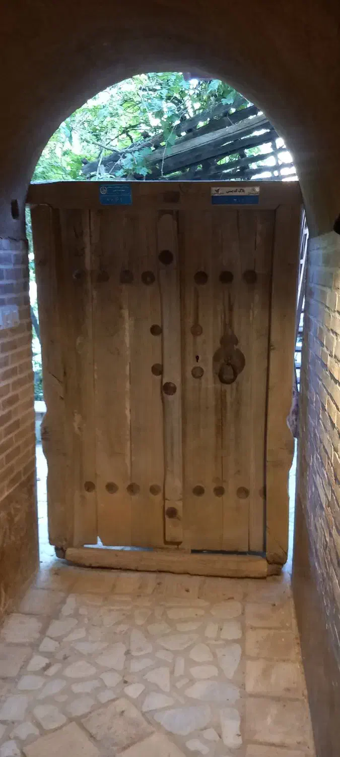 درب چوبی قدیمی|مصالح و تجهیزات ساختمان|تفت, |دیوار