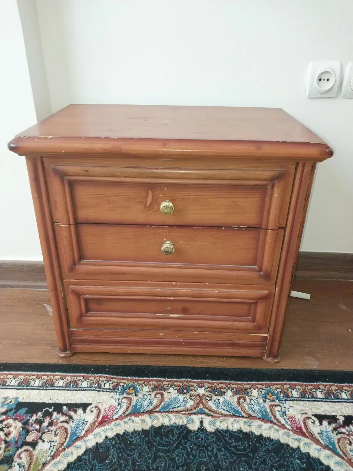 کمد کنار تخت|تخت و سرویس خواب|شیراز, مبعث|دیوار