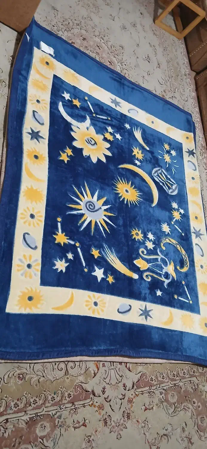 پتو در حد نو|رختخواب، بالش، پتو|ساری, |دیوار