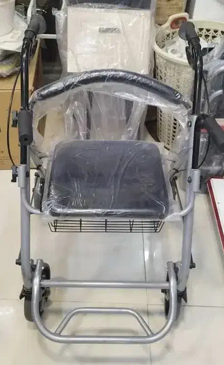 رولیتر چهارچرخ صندلی و چاپادار مدل همگام( آکبند)|آرایشی، بهداشتی، درمانی|اصفهان, کشاورزی|دیوار