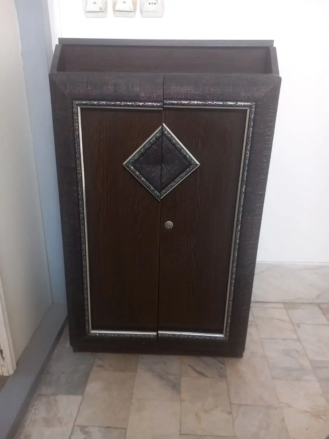 جاکفشی|جاکفشی، کمد، دراور|گرگان, |دیوار