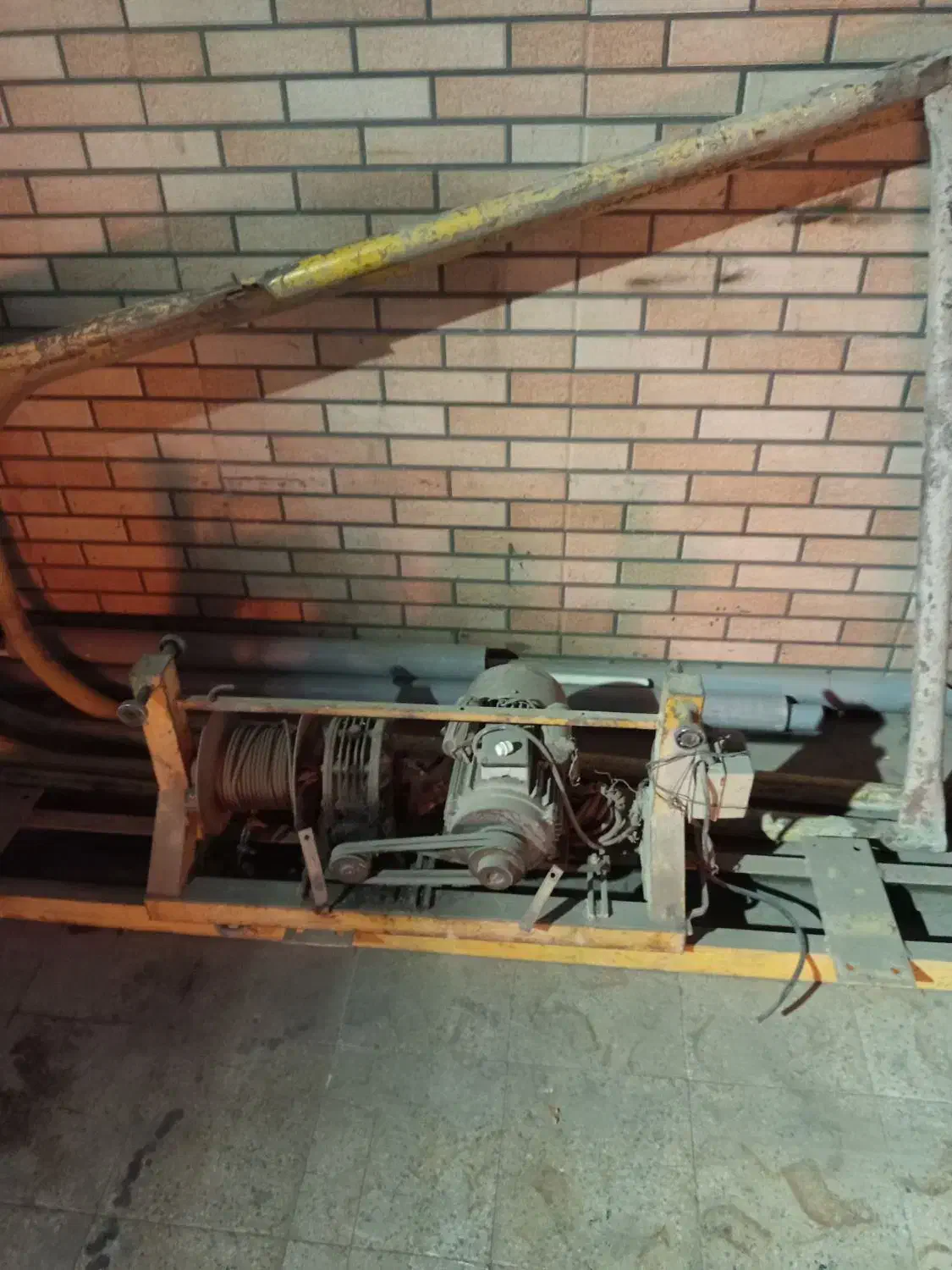 بالابر ساختمانی|مصالح و تجهیزات ساختمان|شهریار, رضی آباد پایین|دیوار