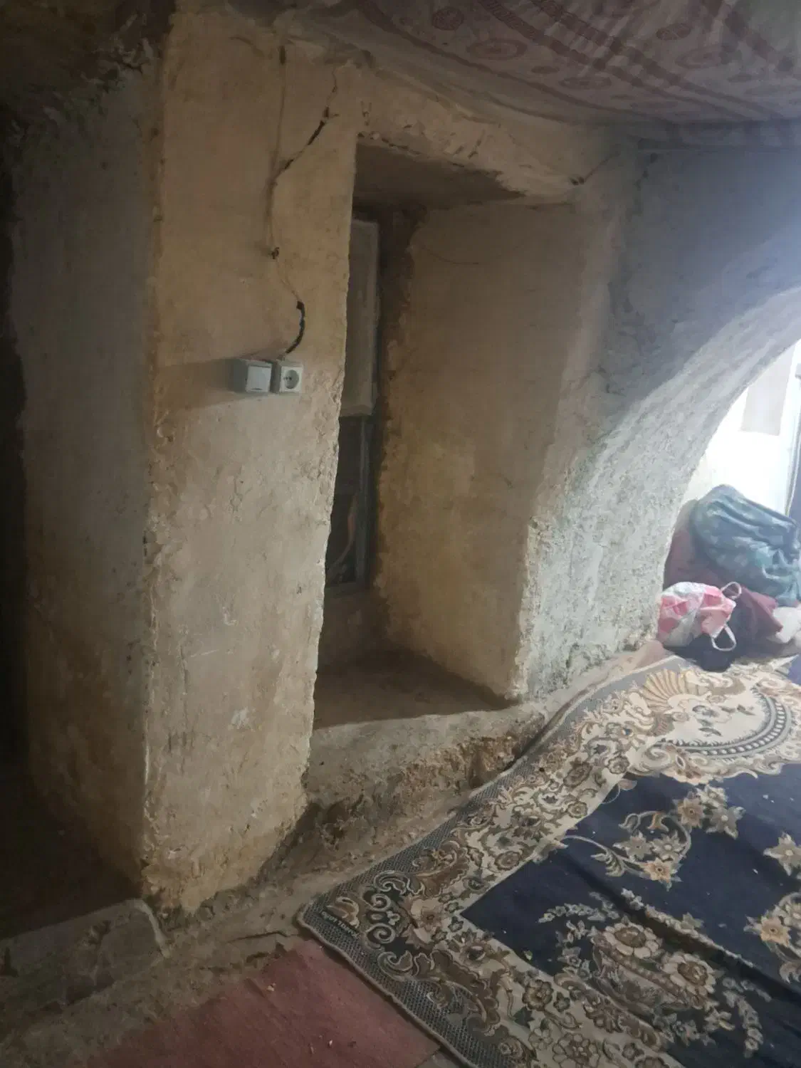 اتاق اجاره ای|اجارهٔ خانه و ویلا|شیراز, لب آب|دیوار