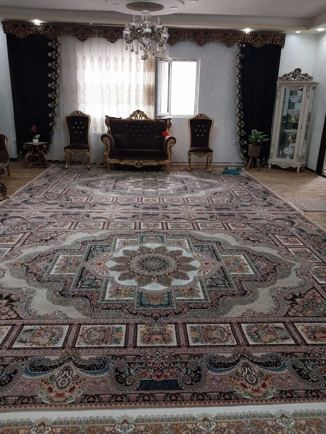 فرش ماشینی|فرش|گرمی, |دیوار