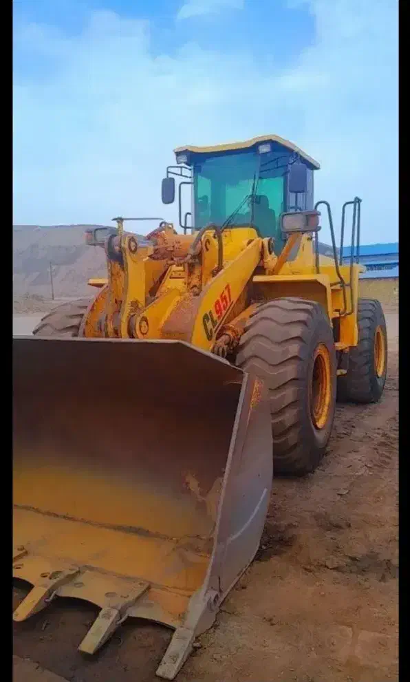 لودر در منطقه میلک و دوست محمد|خدمات حمل و نقل|زابل, |دیوار