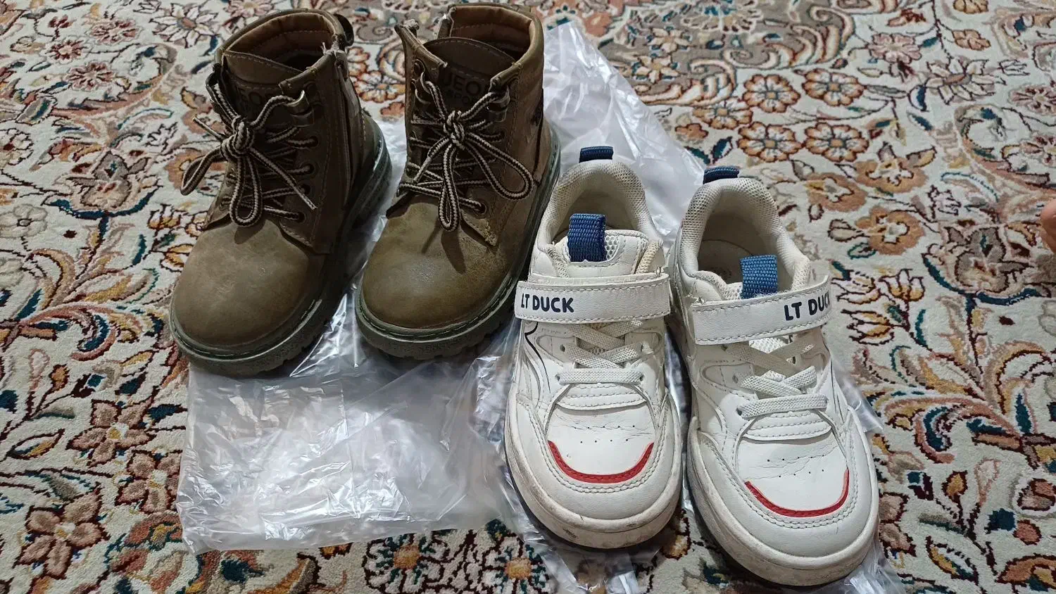 کتانی و بوت کودک|کفش و لباس بچه|تهران, خاک سفید|دیوار