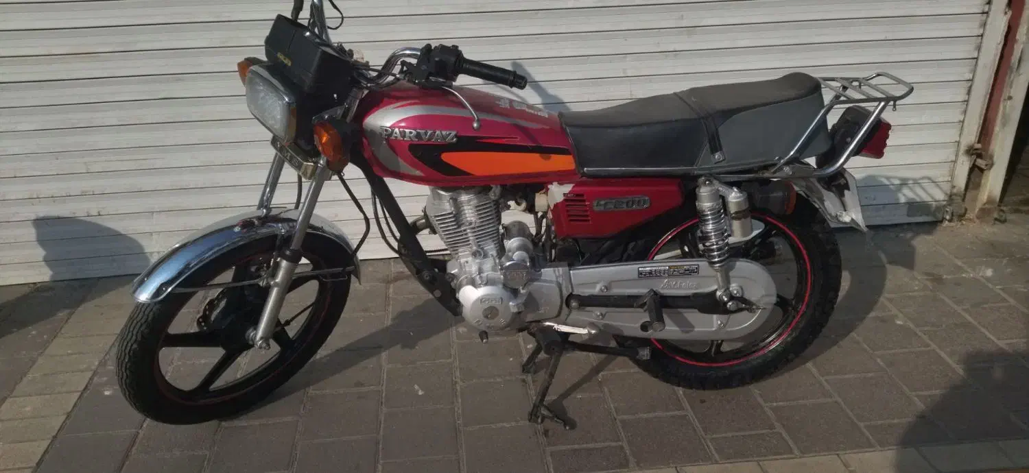 200 پرواز مدل 1401|موتورسیکلت|مشهد, گاز|دیوار