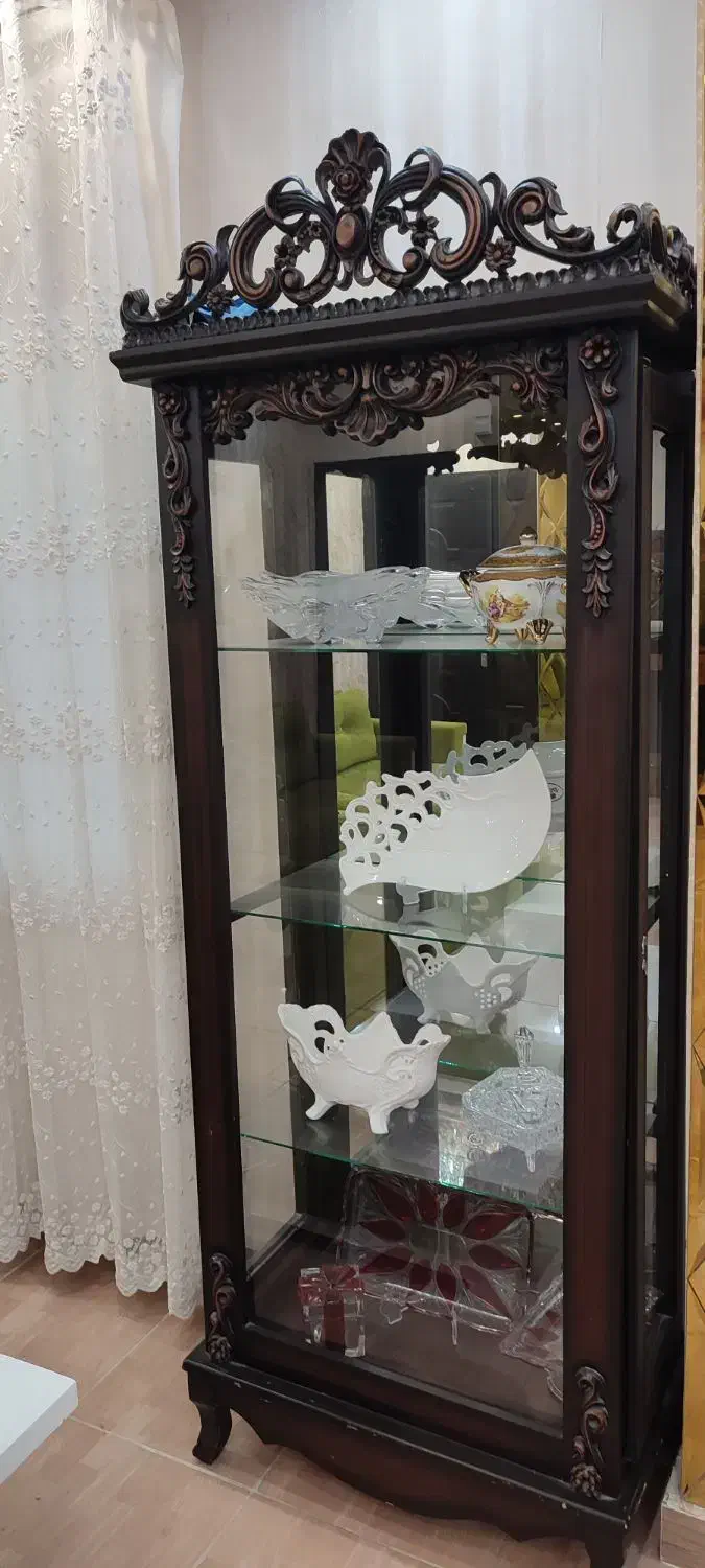 ویترین ۴طبقه|بوفه، ویترین، کنسول|صومعه‌سرا, |دیوار