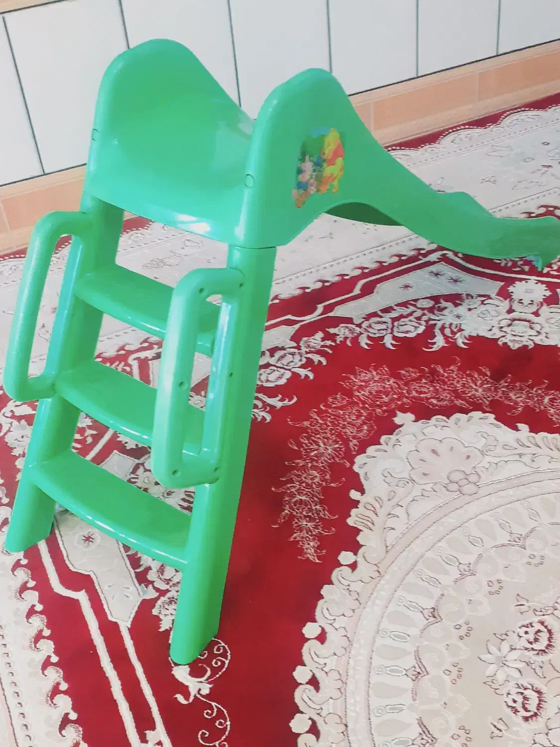 سرسره نو|اسباب‌‌بازی|دورود, |دیوار