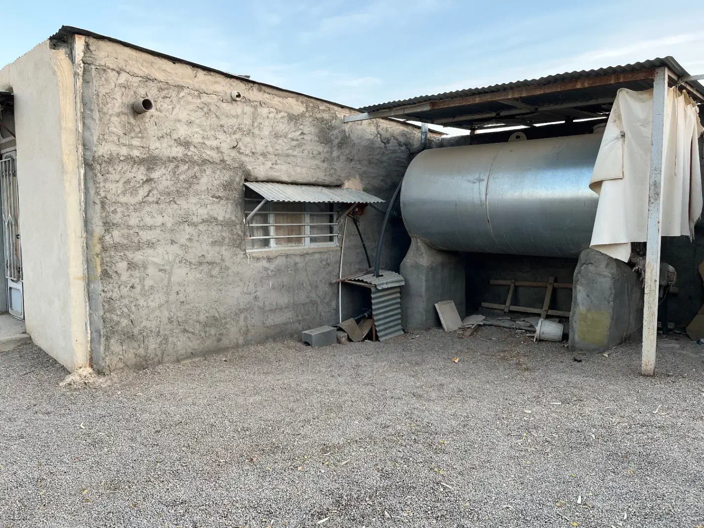 زمین باغی چهار دیواری باغی گلخانه دامداری|فروش زمین و ملک کلنگی|اصفهان, سرشبادران|دیوار