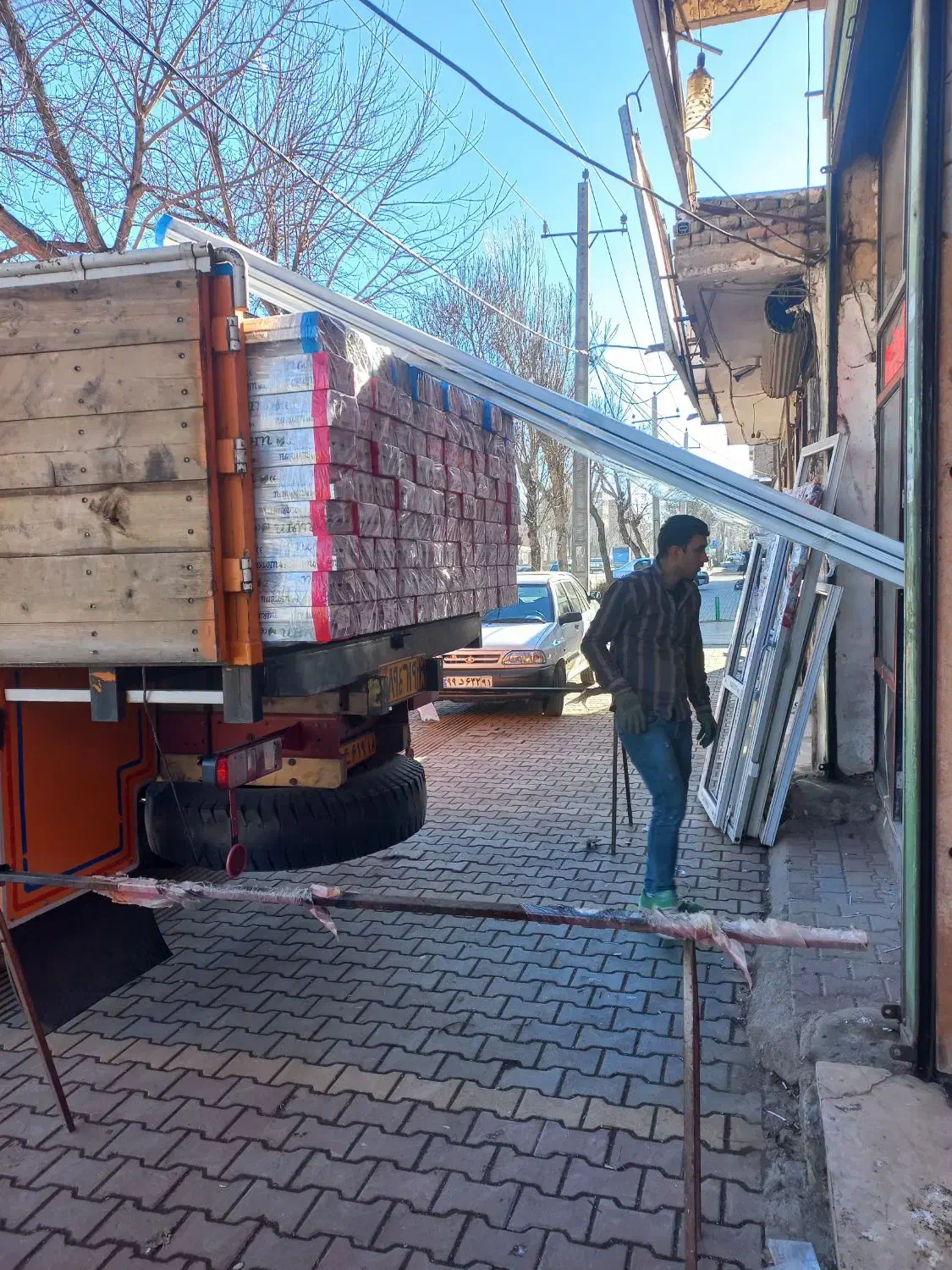 تعمیر و ریگلاژ و سازنده درب وپنجره یوپی وی سی|خدمات پیشه و مهارت|اردبیل, |دیوار