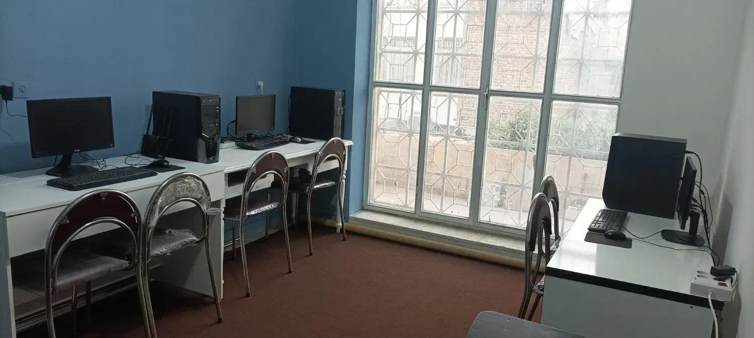 اجاره کلاس و اتاق آموزشگاه فنی و حرفه ای|اجارهٔ کوتاهمدت دفتر کار و فضای آموزشی|شیراز, آزادگان|دیوار