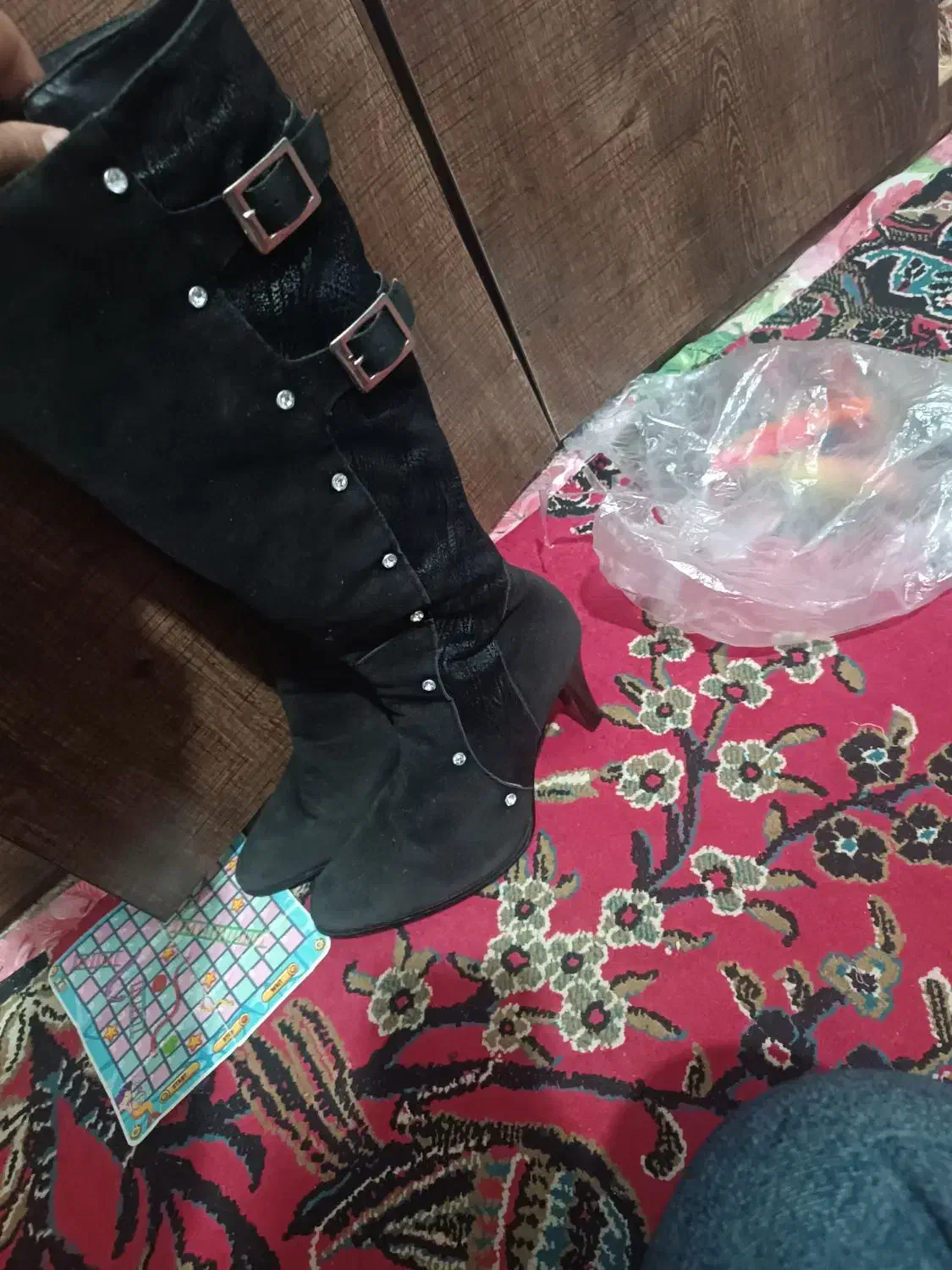 چکمه|کیف، کفش، کمربند|یاسوج, |دیوار