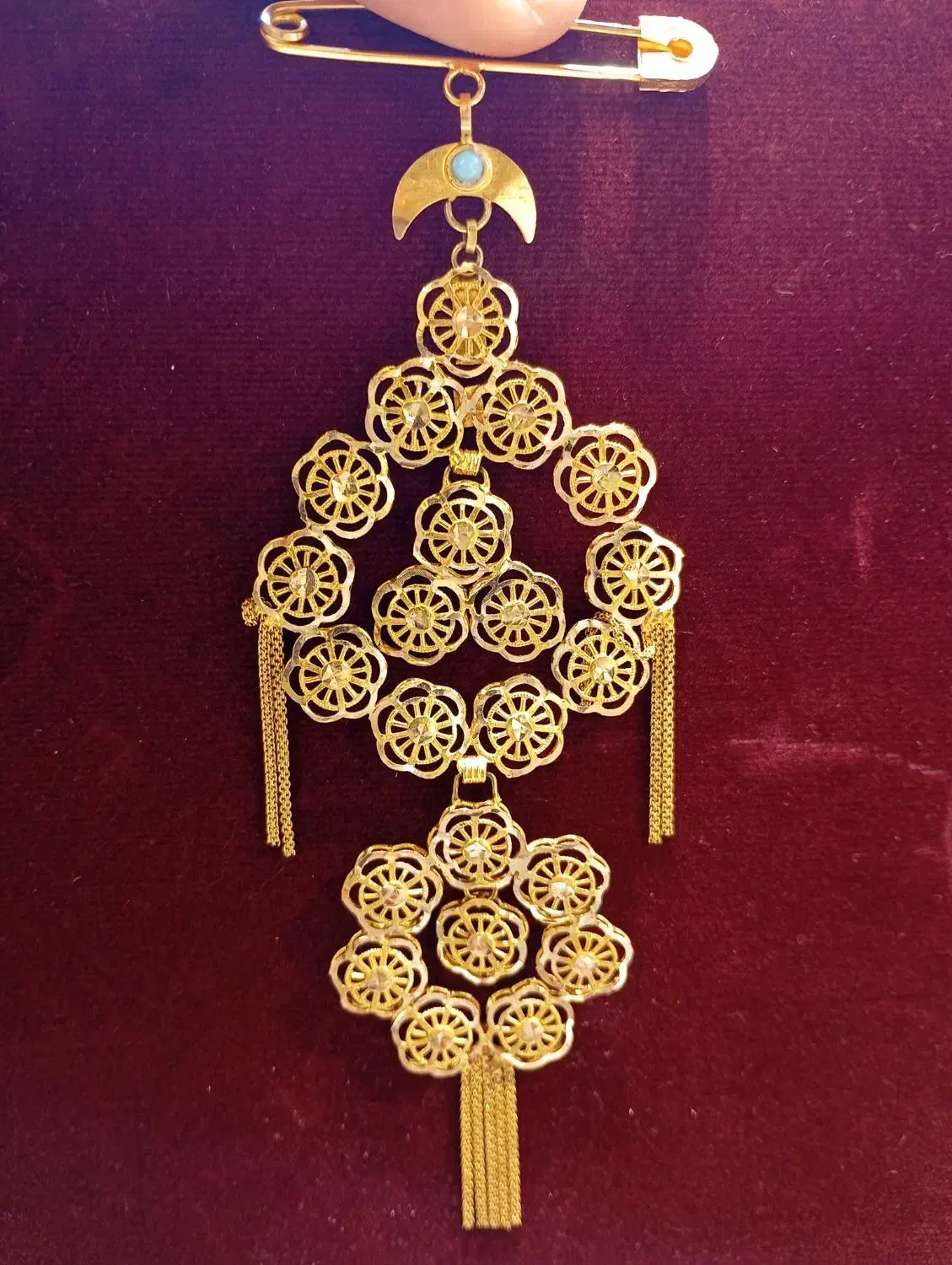 سوزن ۲۲۰ بالای تابلو|جواهرات|یاسوج, |دیوار