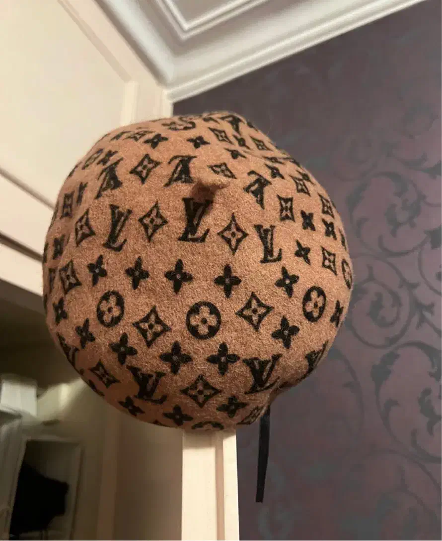 کلاه پشمی LV یکبار استفاده کردم از مزون خریدم|لباس|تهران, میرداماد|دیوار