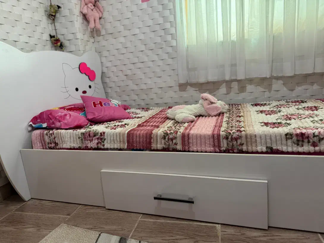 تخت کودک و نوجوان|تخت و سرویس خواب|صومعهسرا, |دیوار