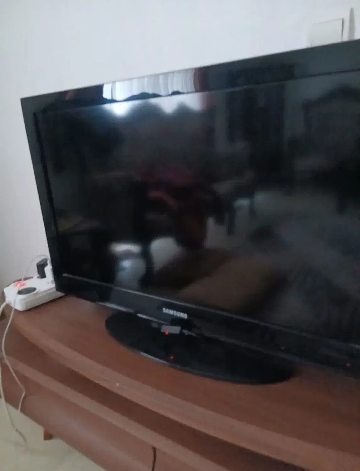 تلویزیون 32  ال سی دی|تلویزیون و پروژکتور|گلپایگان, |دیوار