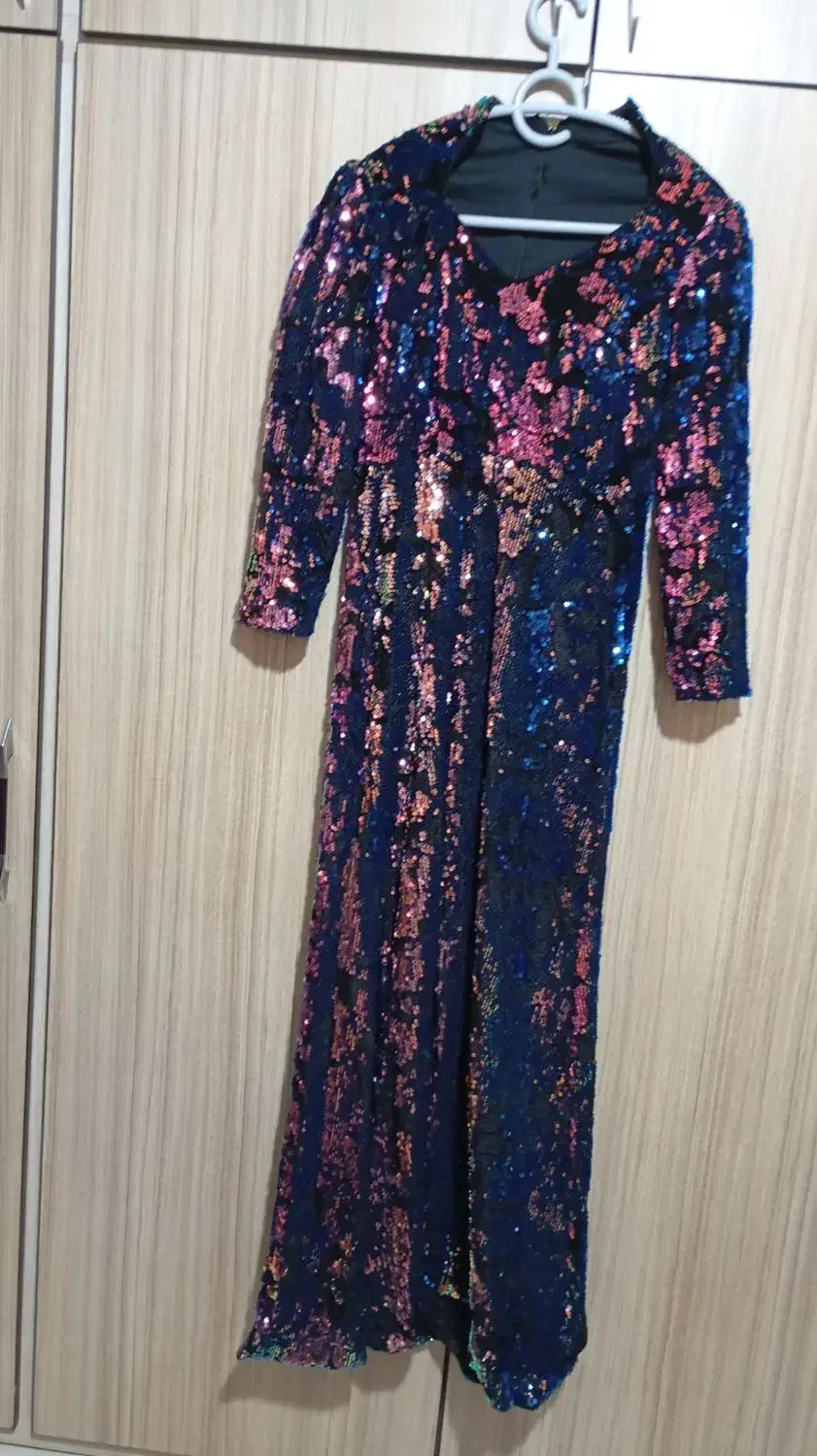 لباس مجلسی|لباس|رباط‌کریم, مسکن مهر آبشناسان|دیوار