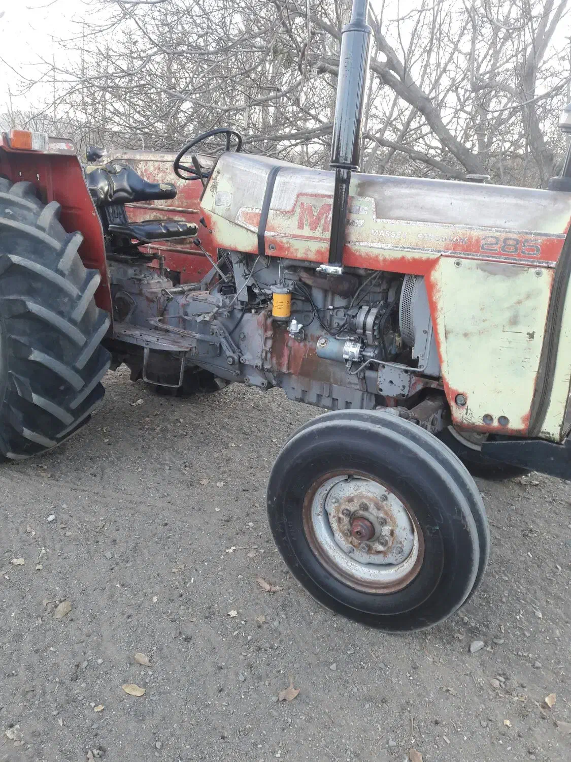 ۲۸۵ مدل ۶۱ موتورسفید|خودرو سنگین|قلقل رود, |دیوار