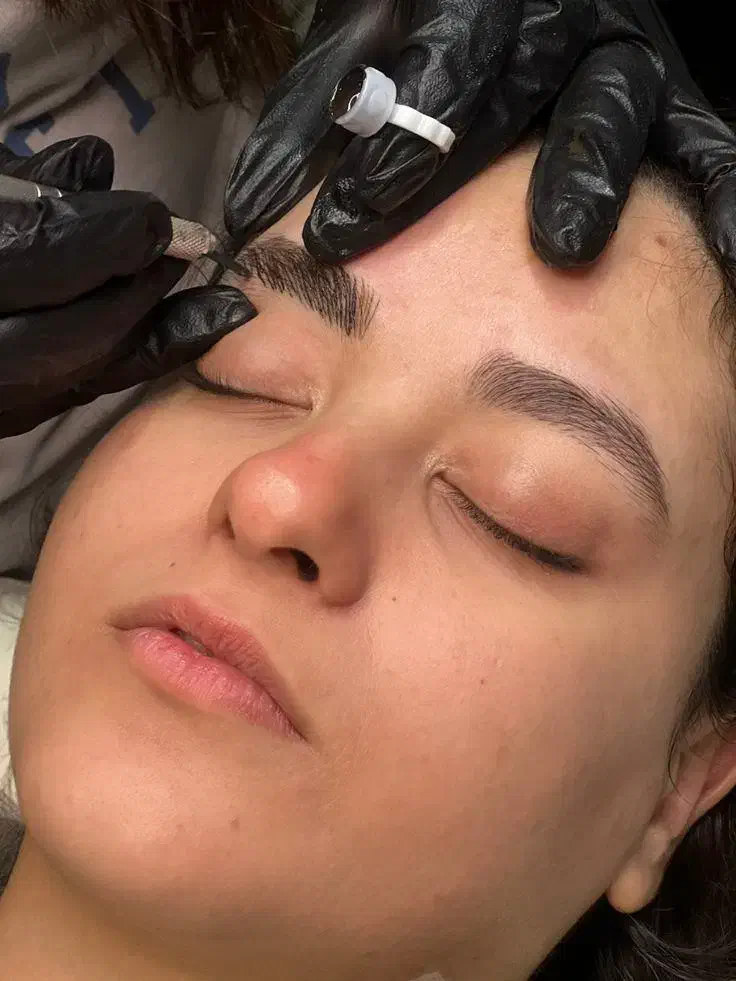 نیازمندمدل میکروبلیدینگ ابرو|خدمات آرایشگری و زیبایی|بندر کنگان, |دیوار