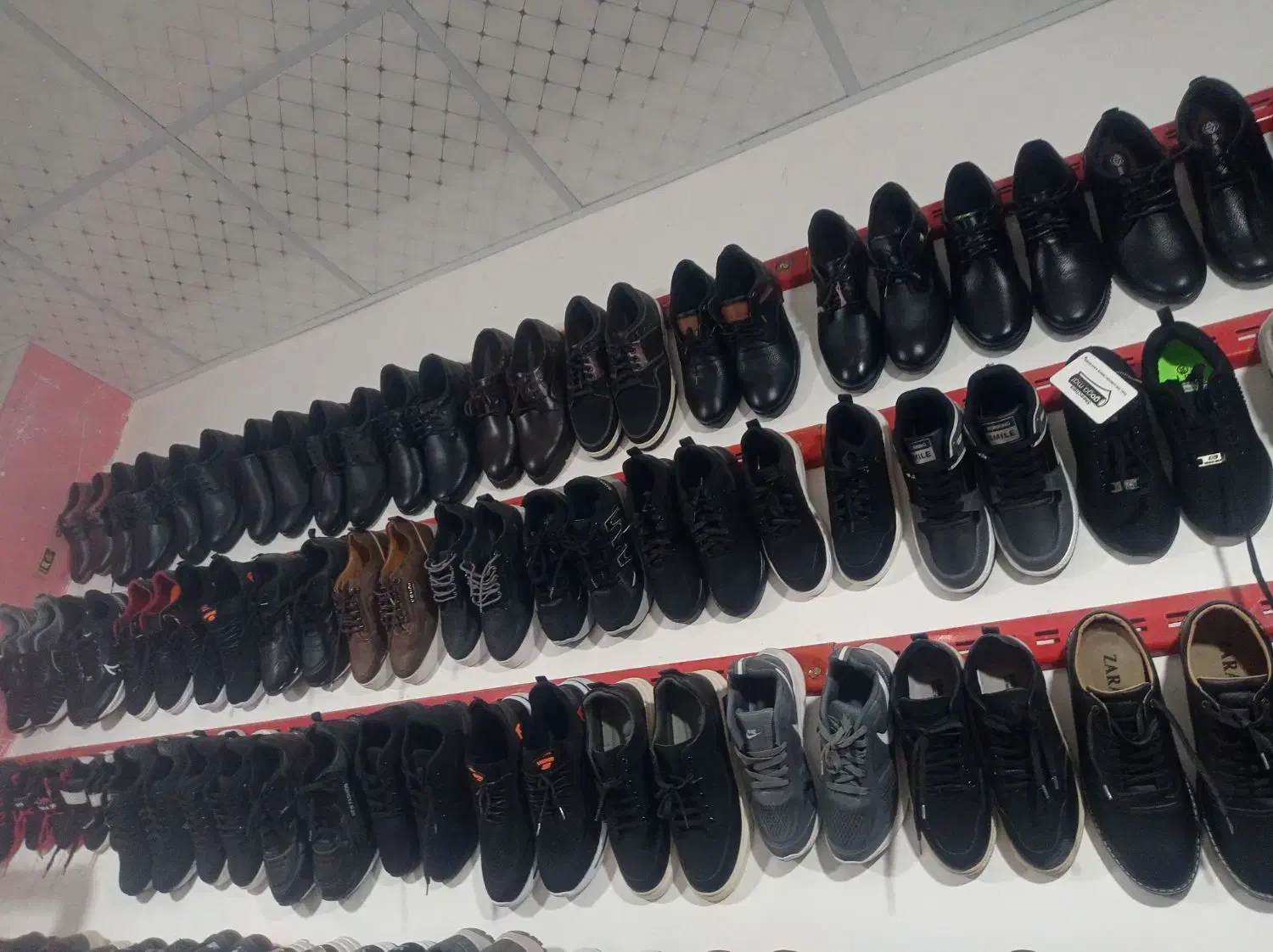 کفش|کیف، کفش، کمربند|فاریاب, |دیوار