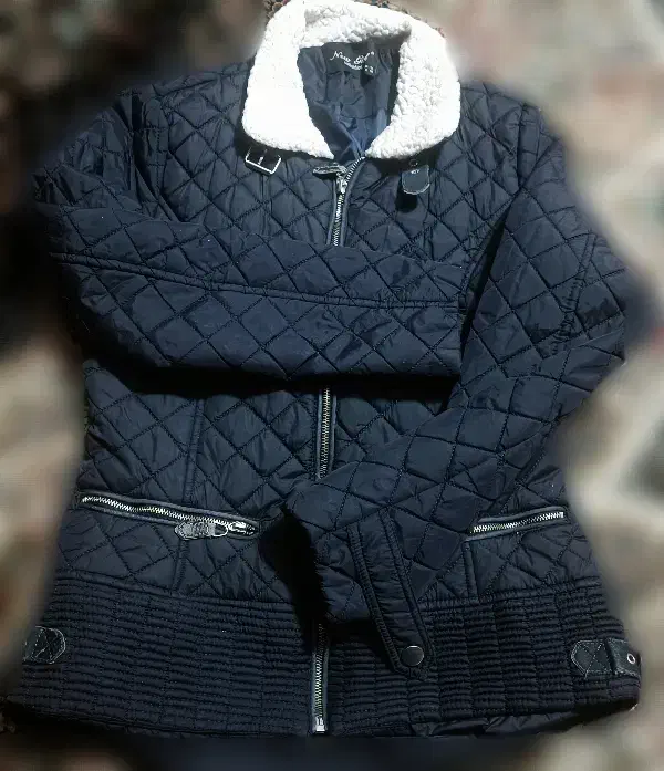 کاپشن|کفش و لباس بچه|نطنز, |دیوار