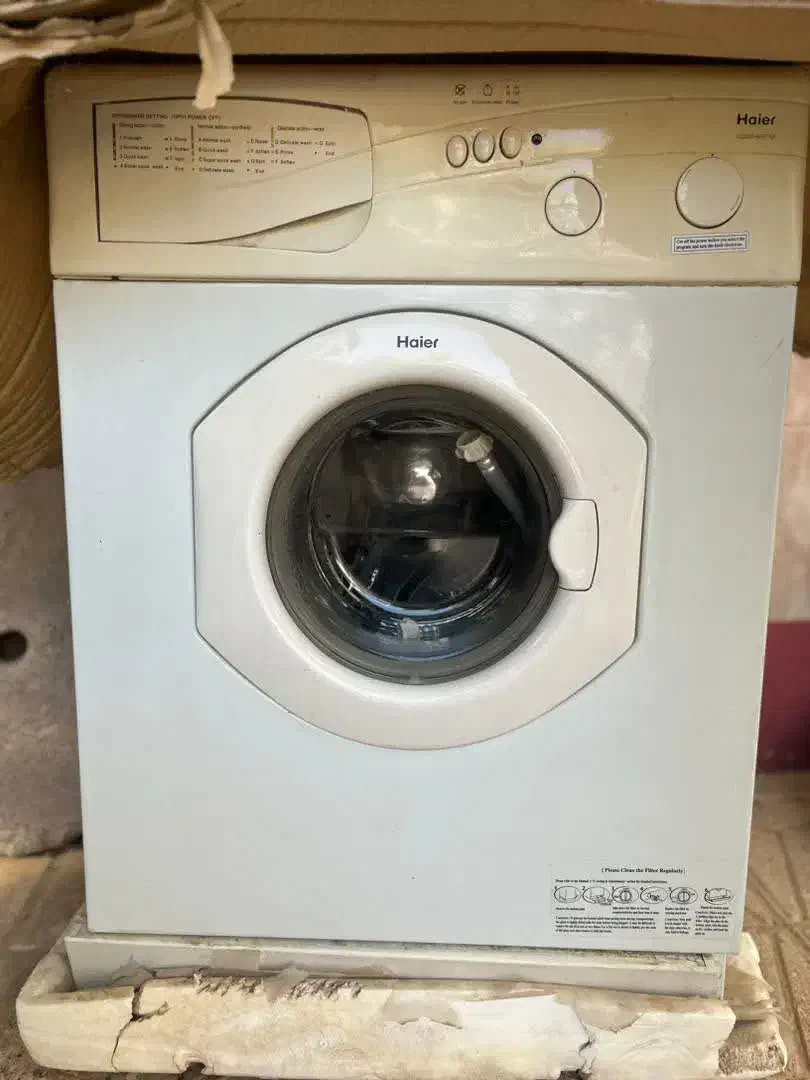 ماشین لباسشویی ۵ کیلویی|ماشین لباسشویی و خشک‌کن لباس|اردکان, |دیوار