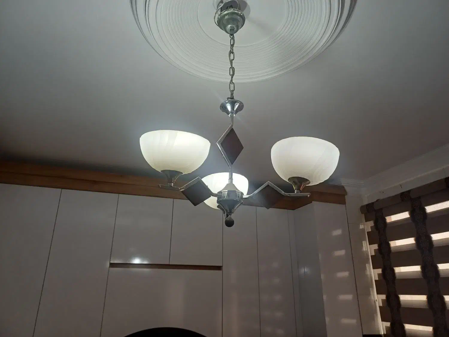 لوستر۳شعله|لوستر و چراغ آویز|مشهد, سراب|دیوار