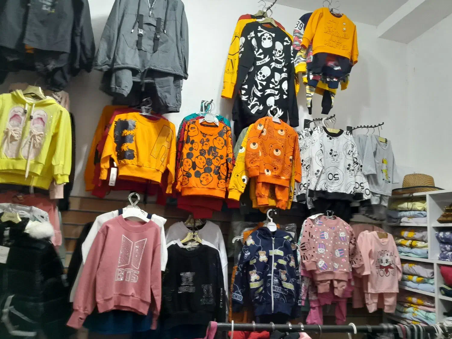 لباس بچگانه|لباس|رشت, انصاری|دیوار