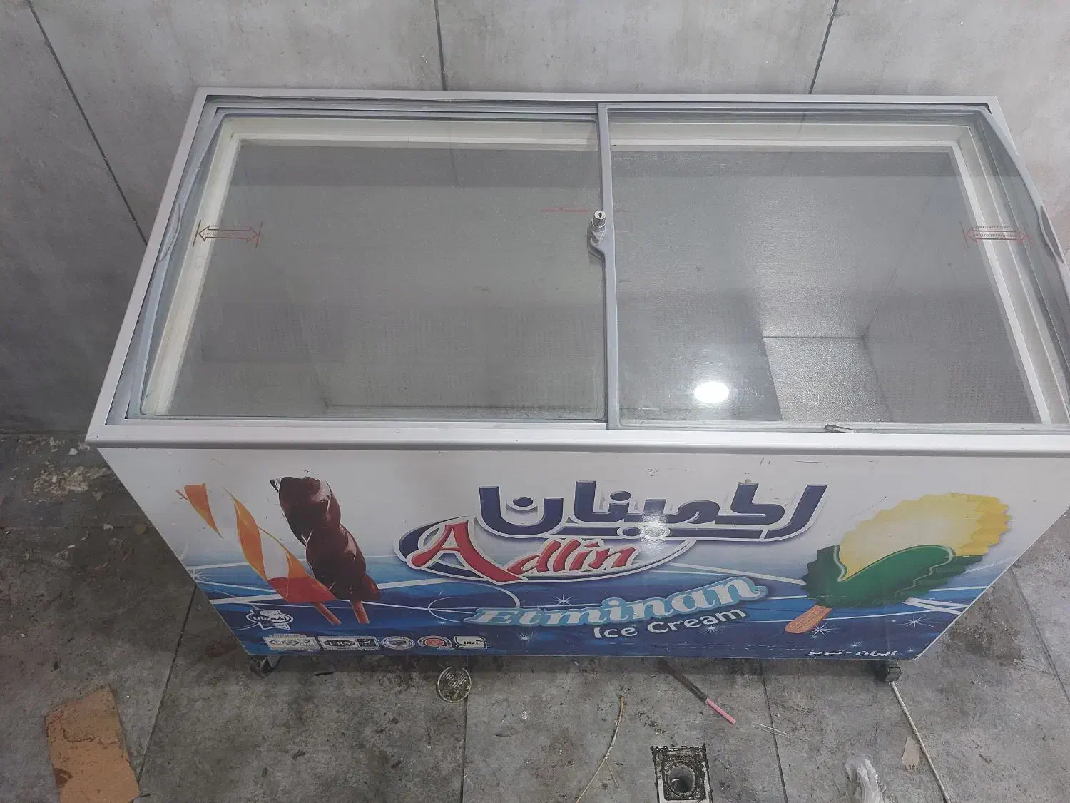 فریزر بستنی ۱متر و ۳۰|فروشگاه و مغازه|سیرجان, |دیوار