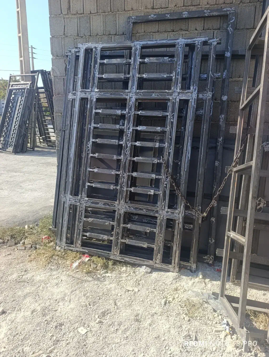 جوشکاری و فروش آهن های دست و نو دوم و در پنجره ساز|عمده‌فروشی|دهدشت, |دیوار