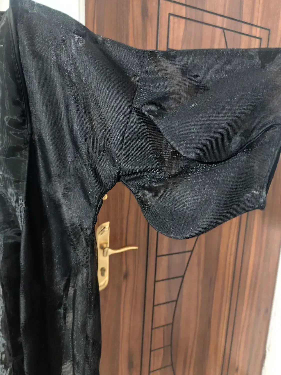 مانتو مجلسی|لباس|قم, شاه سید علی|دیوار