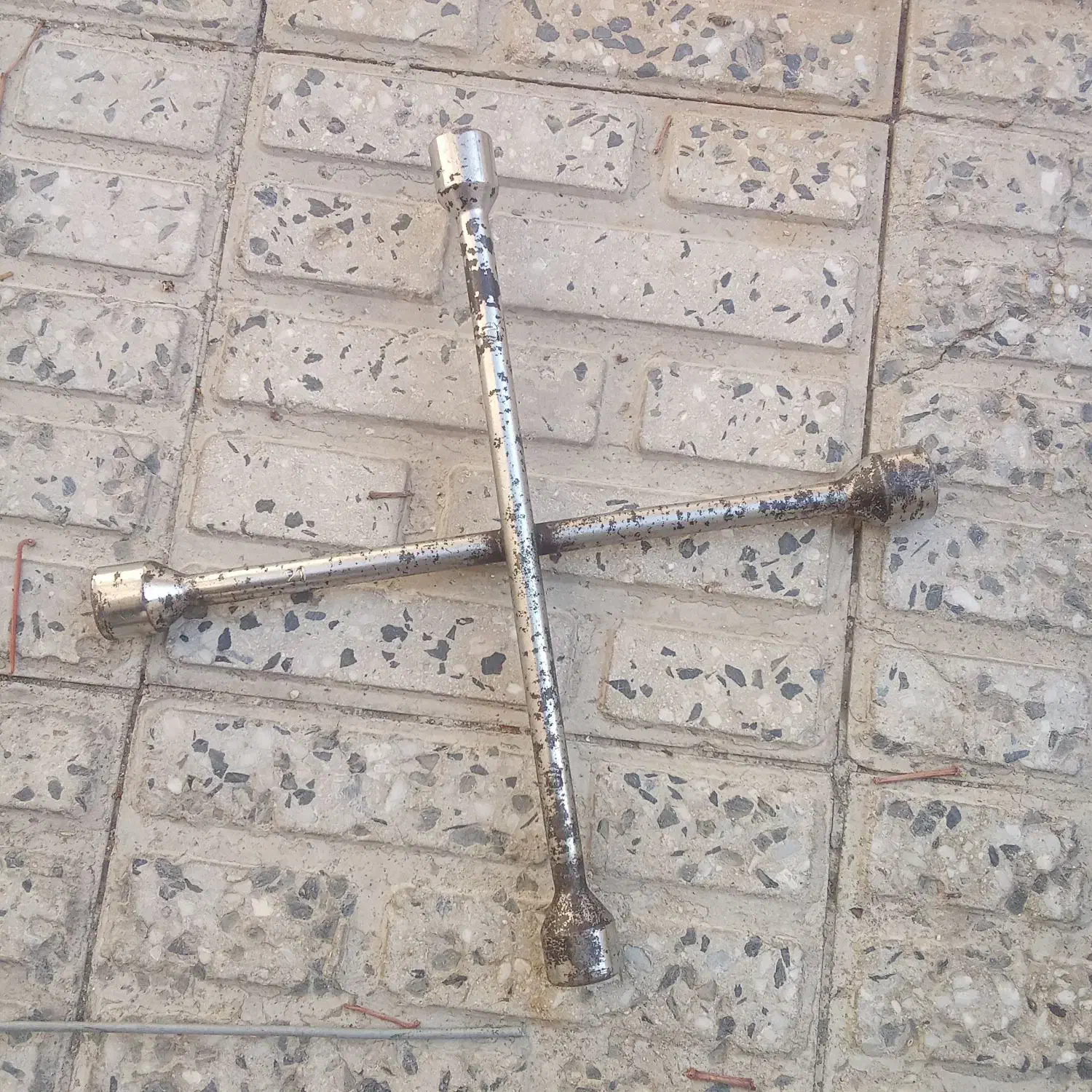 آچارچرخ|لوازم خیاطی و بافتنی|ملایر, |دیوار