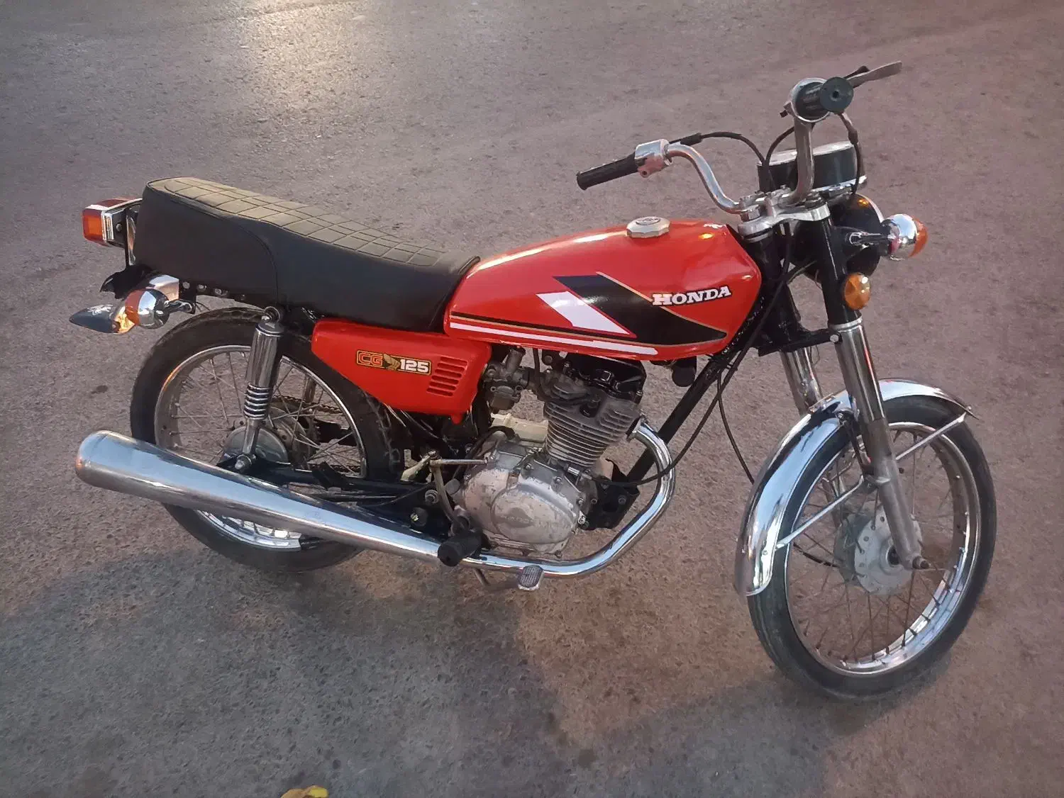 هندا ۱۲۵|موتورسیکلت|شاهین‌شهر, حاجی آباد|دیوار