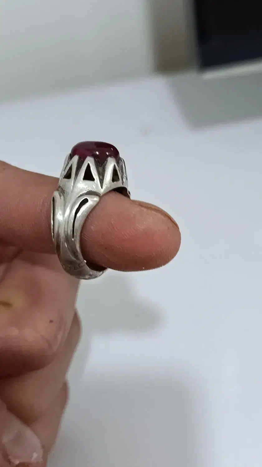 نگشتر یاقوت سرخ|جواهرات|رباط‌کریم, کیکاور|دیوار