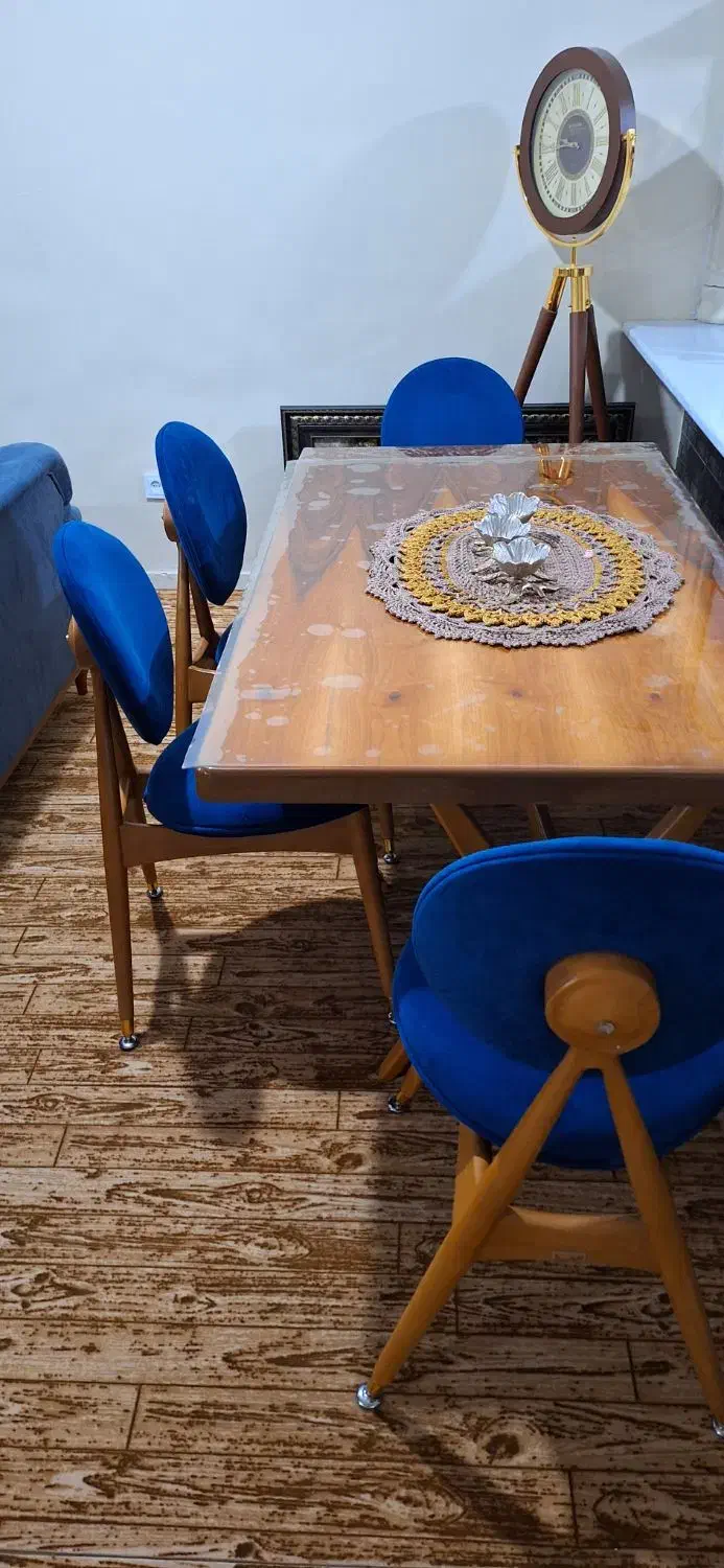 میزناهارخوری|میز و صندلی غذاخوری|شاهینشهر, سعدی جنوبی|دیوار