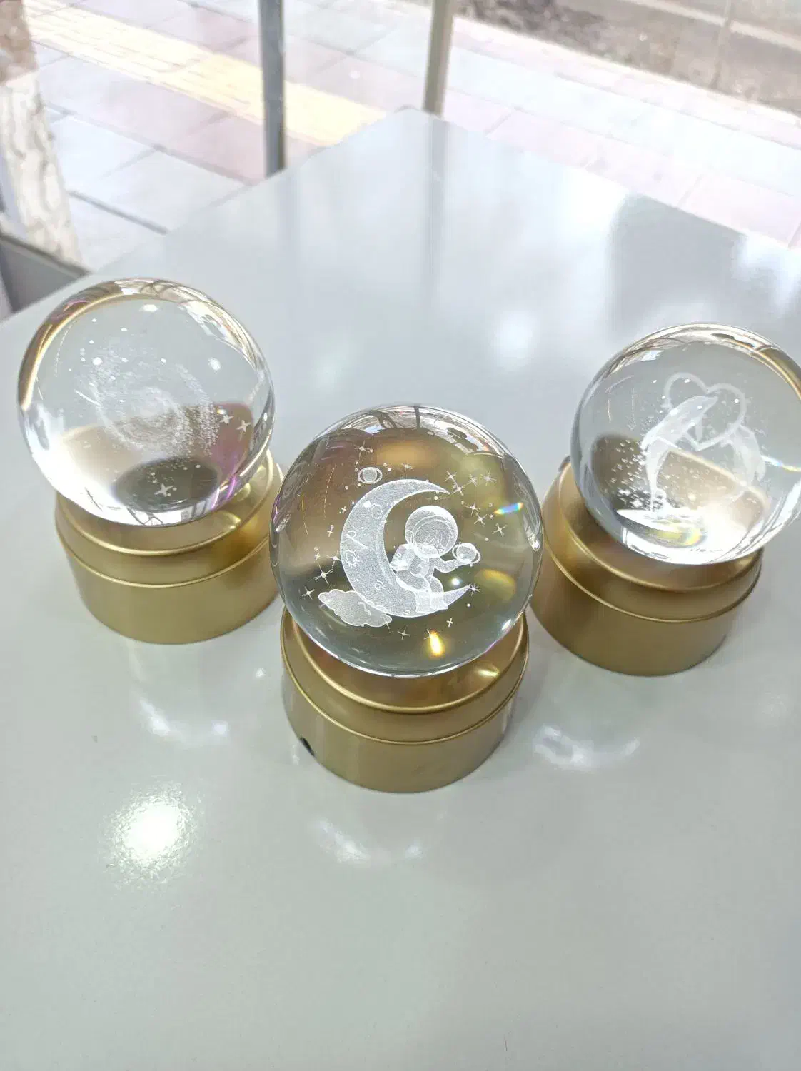 گوی گردشی|چراغ خواب و آباژور|شاهینشهر, گزبرخوار|دیوار