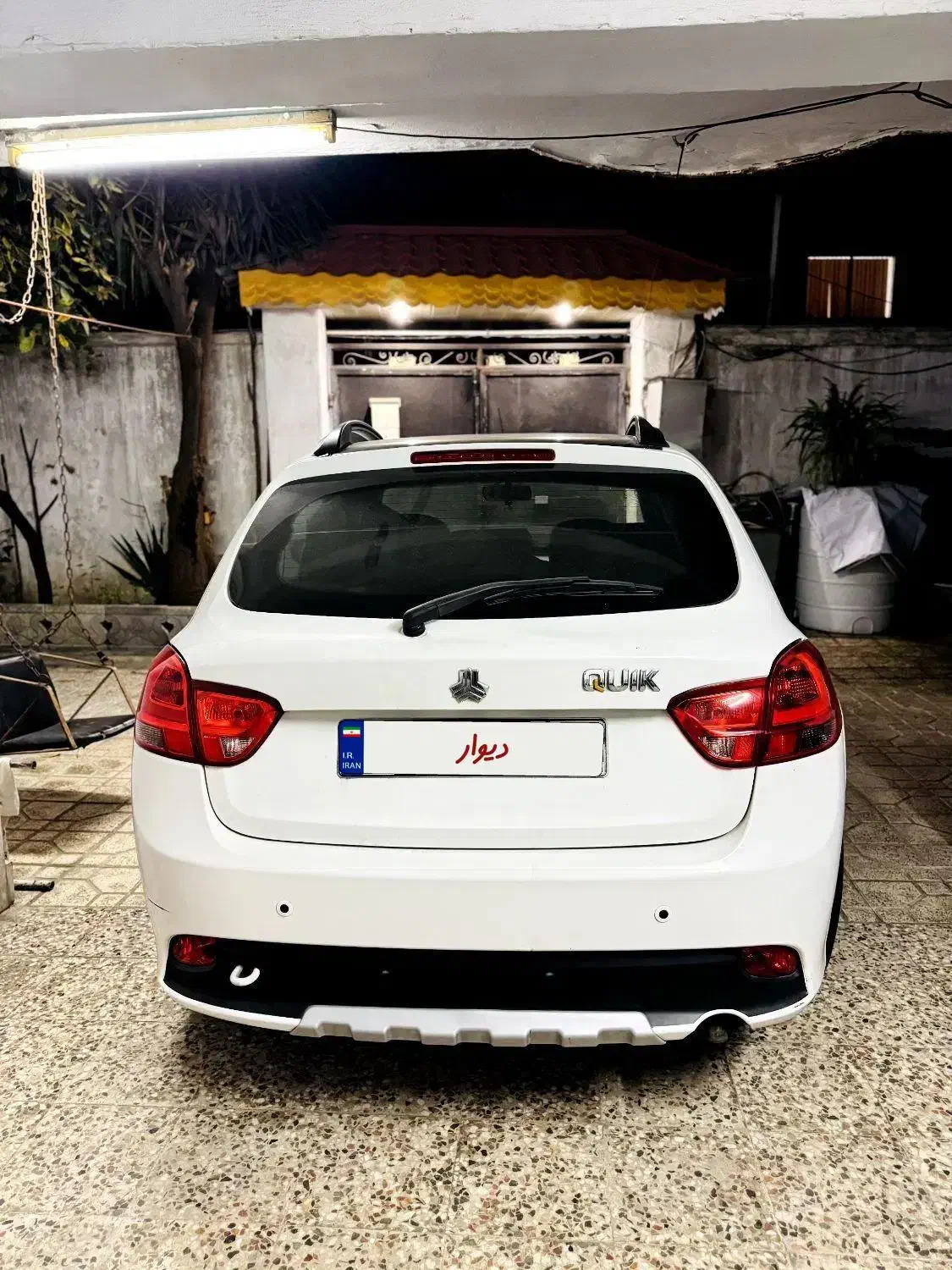 فروش کوئیک R|خودرو سواری و وانت|لاهیجان, شیشه گران|دیوار