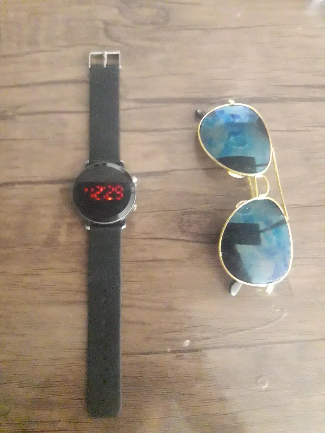 ساعت وعینک|ساعت|بجنورد, |دیوار