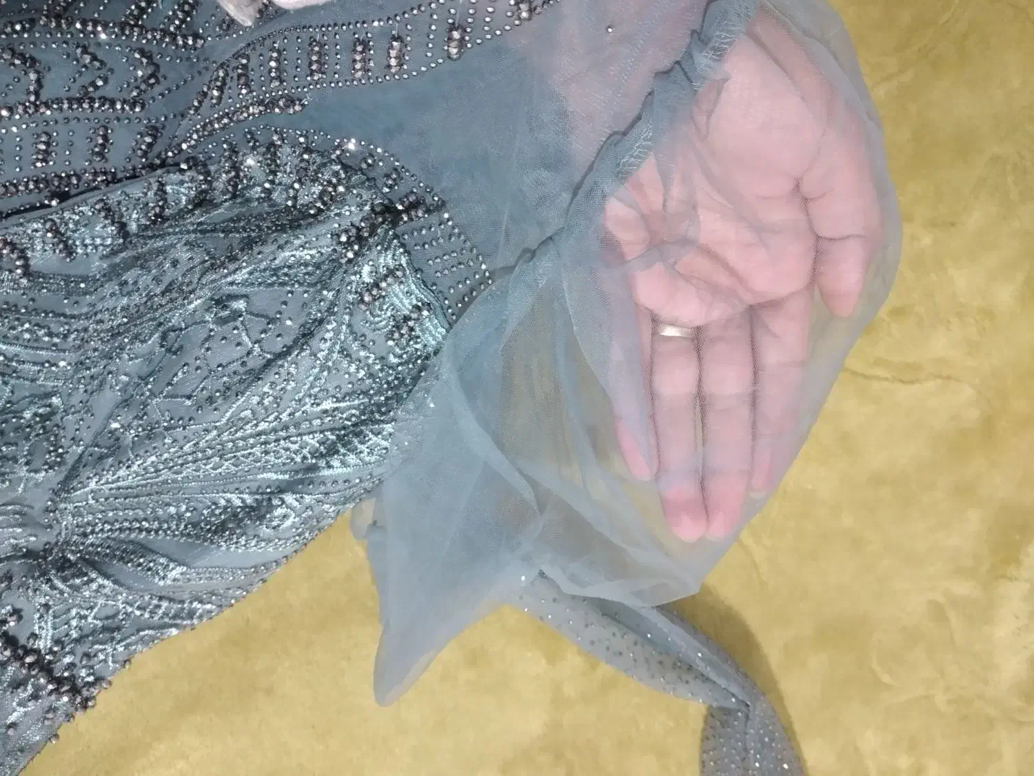 لباس مجلسی|لباس|رومشکان, |دیوار