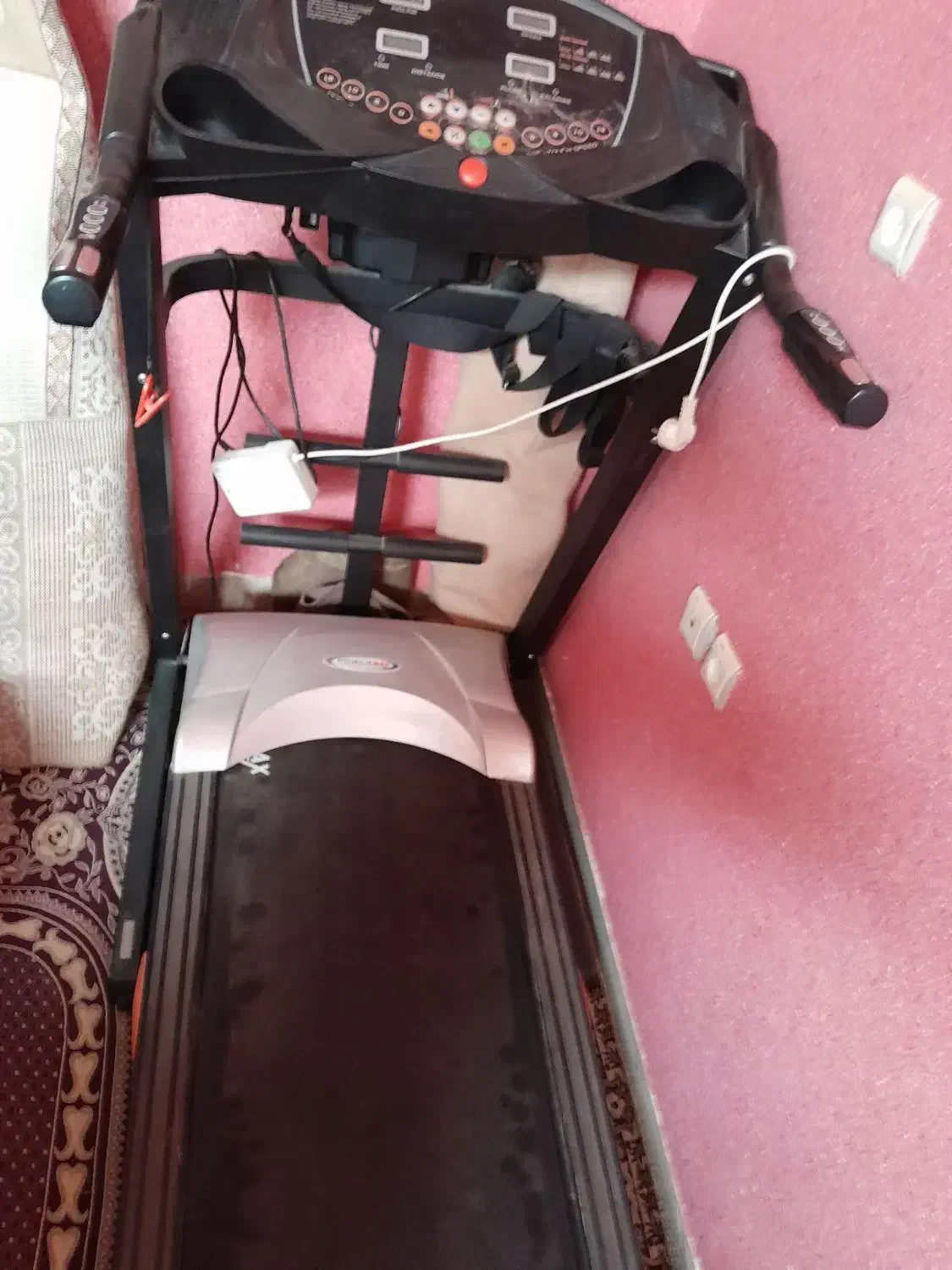 فروش تردمیل در حد نو تایوانی اصل فول امکانات|تجهیزات ورزشی|شهرکرد, |دیوار