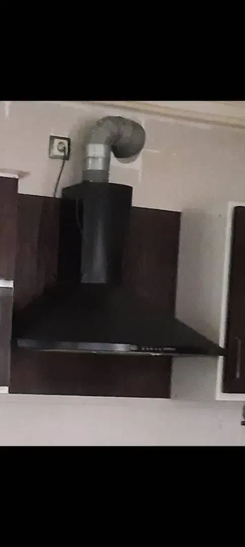 هود در حد نو|هود|دوگنبدان, |دیوار