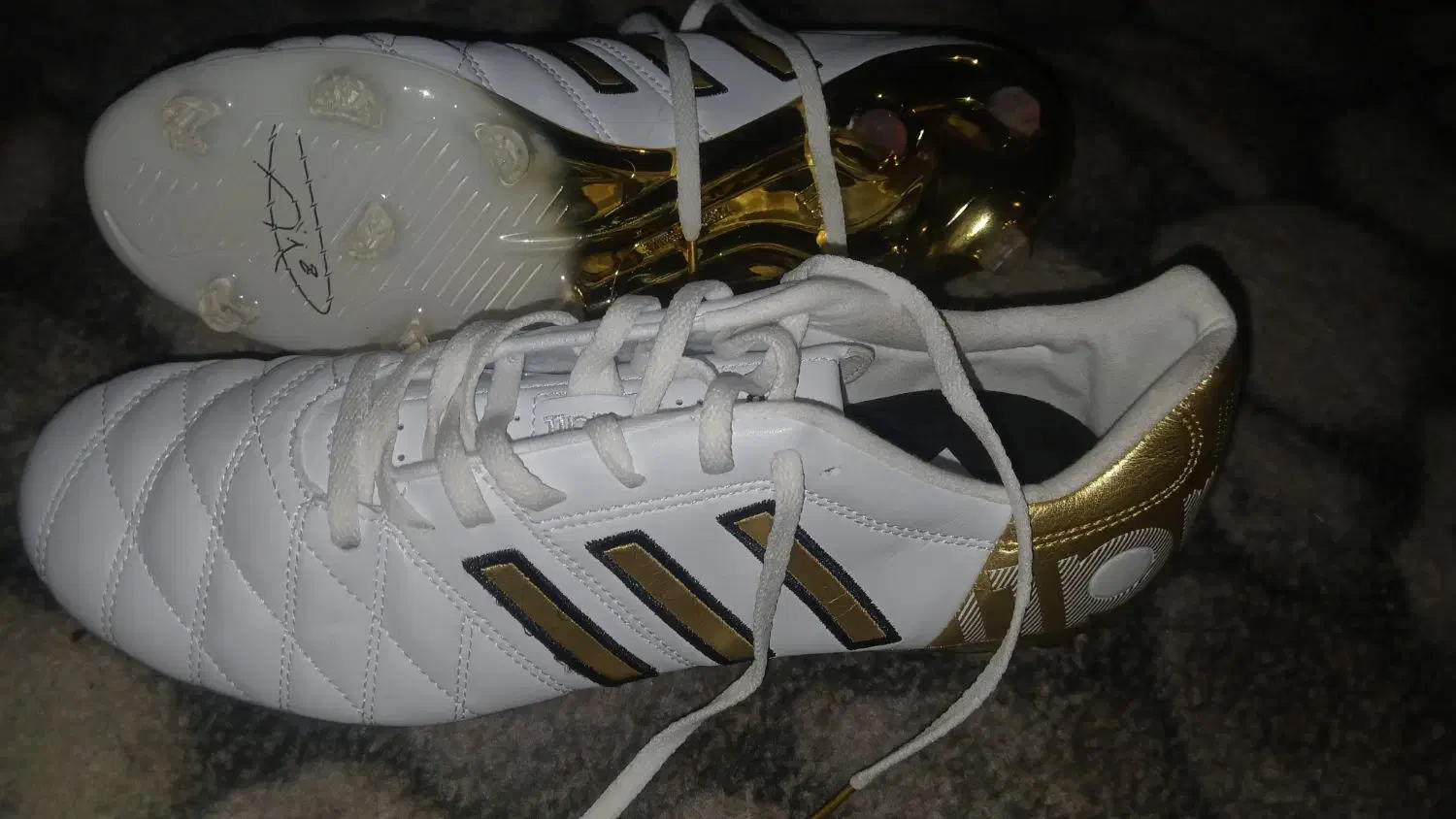 کفش چمن اورجینال تونی کروس|تجهیزات ورزشی|مشهد, حسینآباد|دیوار