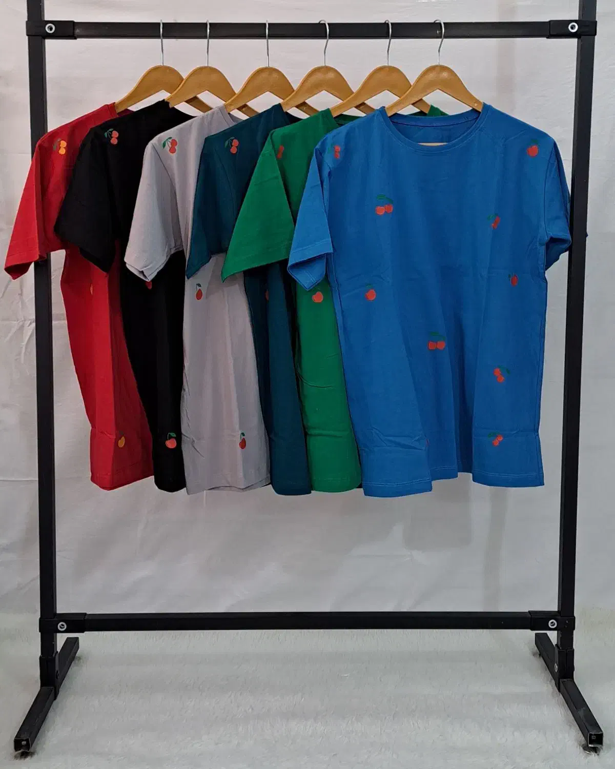 تی شرت سایز نرمال چاپ گیلاس با تخفیف ۱۵ درصدی|لباس|بیرجند, |دیوار