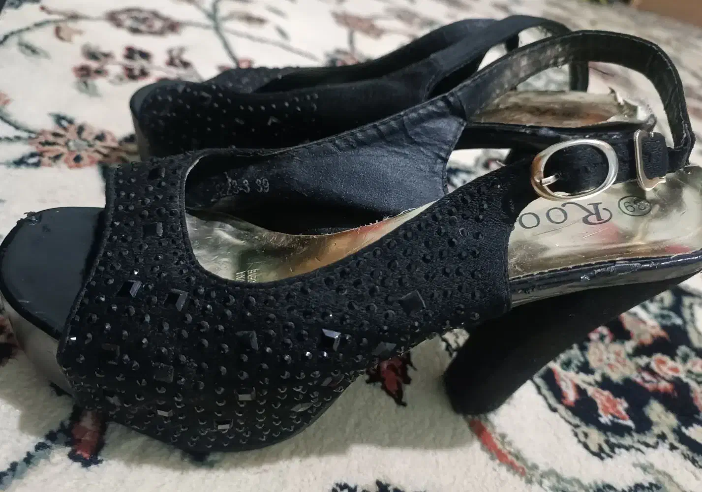 کفش|کیف، کفش، کمربند|دوگنبدان, |دیوار