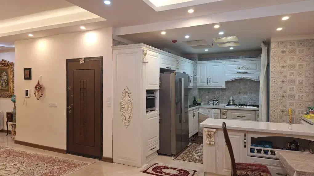 130 متر/3 خواب/فول امکانات/تک واحدی