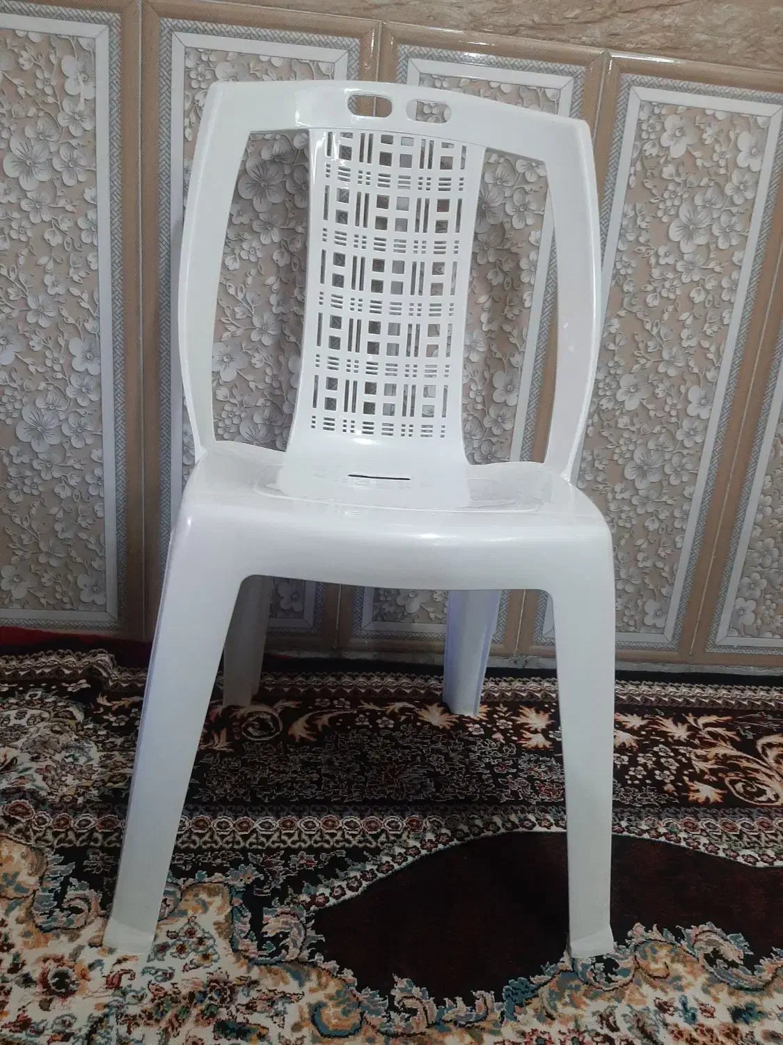 صندلی و چهار پایه|صندلی و نیمکت|امیدیه, |دیوار