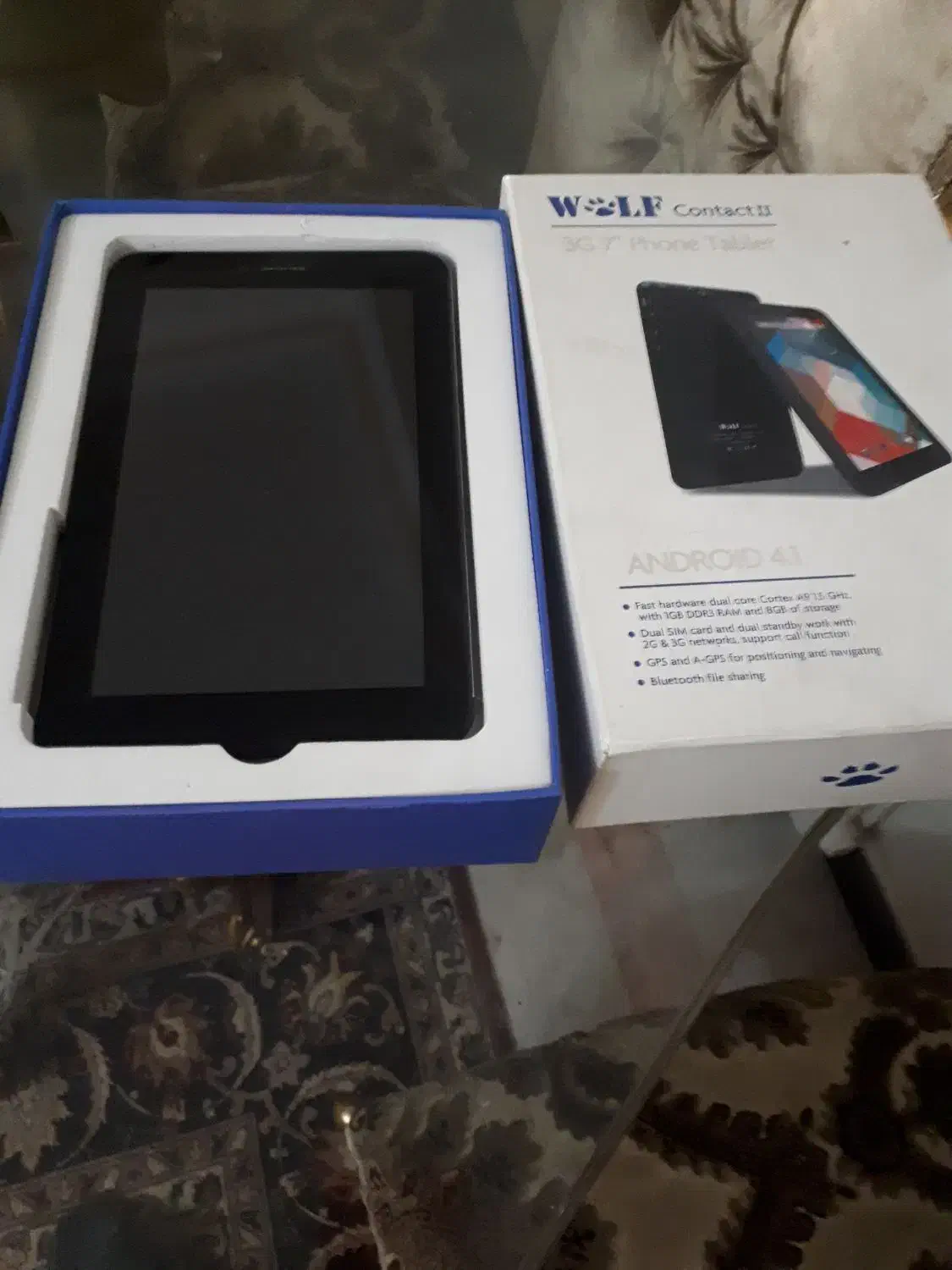 تب لت ولف|تبلت|کرج, چهارصد دستگاه|دیوار