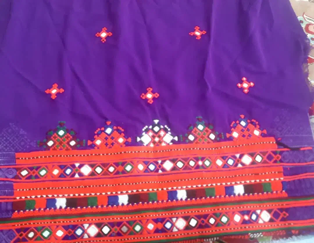 اینه|لباس|ایرانشهر, |دیوار