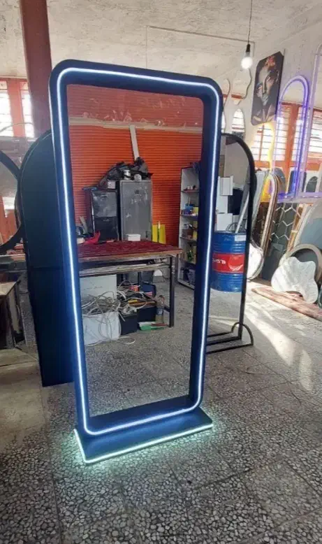 آینه شاهان|آینه|شهرکرد, |دیوار